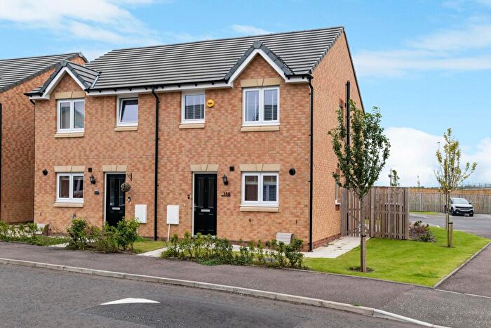 3 Bedroom Semi-Detached House For Sale In Calderbank Road, Broomhouse, Uddingston, G71