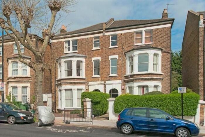 Studio To Rent In Fordwych Road, London, NW2