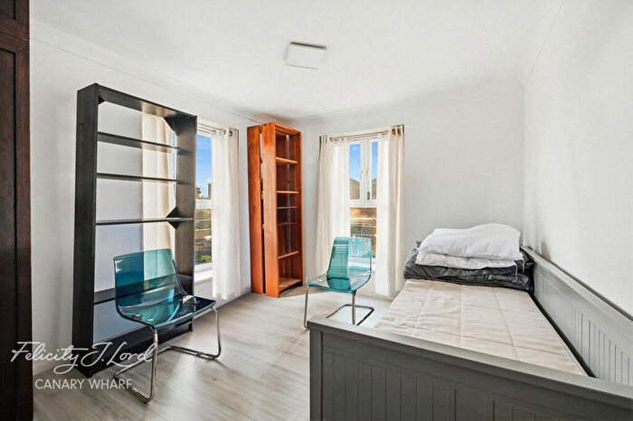 2 Bedroom Apartment For Sale In Westmoreland House, Gatcombe Road, London, E16