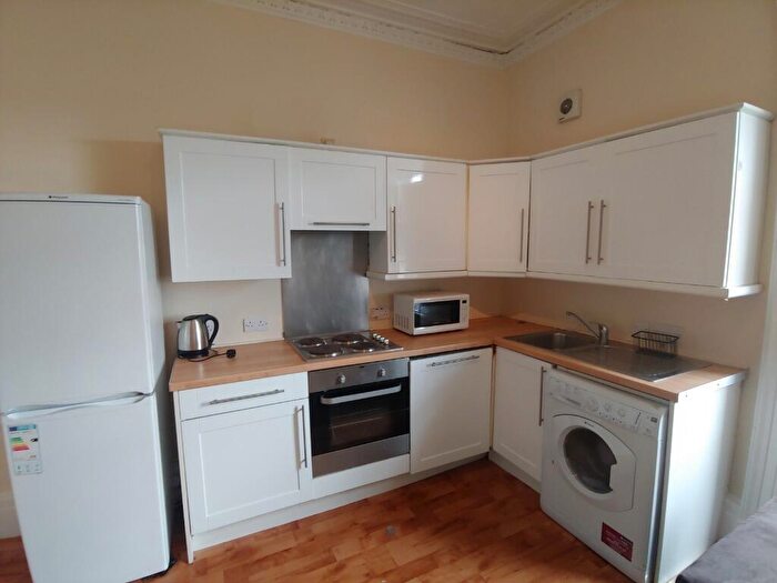 5 Bedroom Flat To Rent In Queen Street, Stirling Town, Stirling, FK8