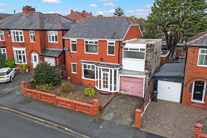 4 Bedroom Detached House For Sale In Kermoor Avenue, Bolton, BL1
