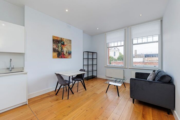 2 Bedroom Flat To Rent In Egerton Gardens, London, SW3