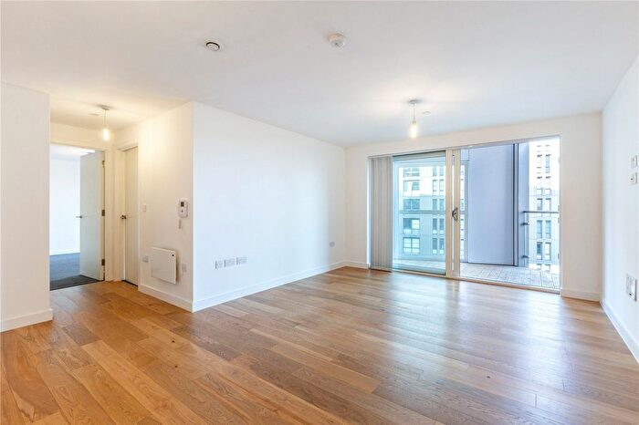 2 Bedroom Flat To Rent In Munday Street, Manchester, Greater Manchester, M4