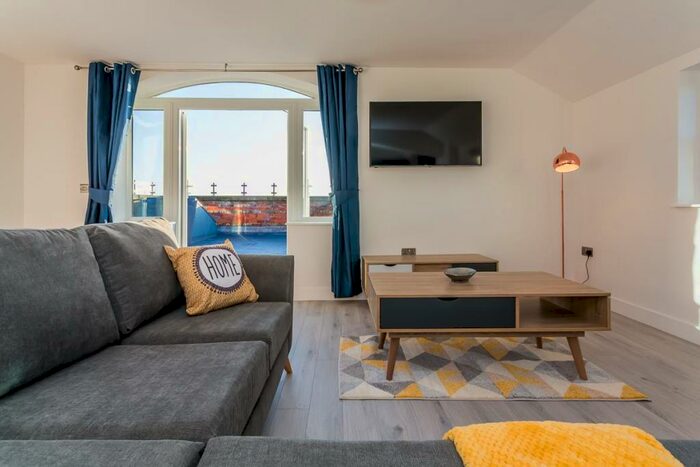 1 Bedroom Apartment To Rent In Suffolk House, Silver Street, HU1