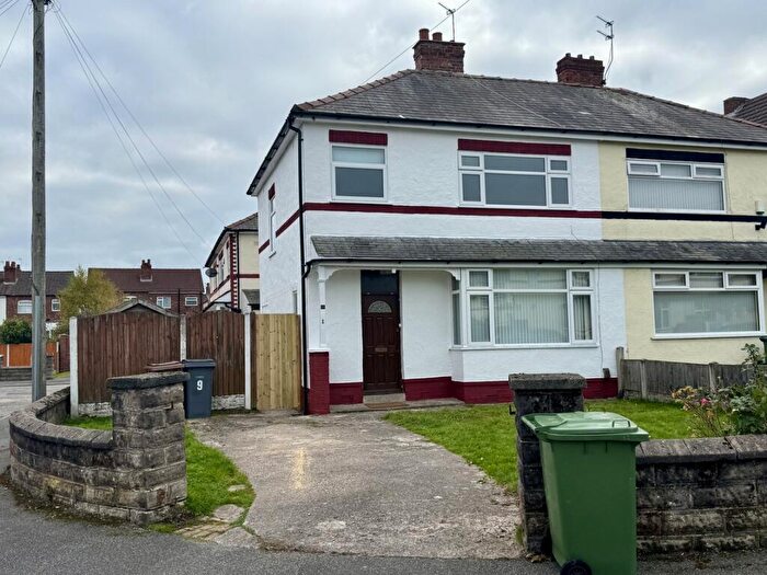3 Bedroom Semi-Detached House To Rent In Green Lawn Grove, Rock Ferry, CH42