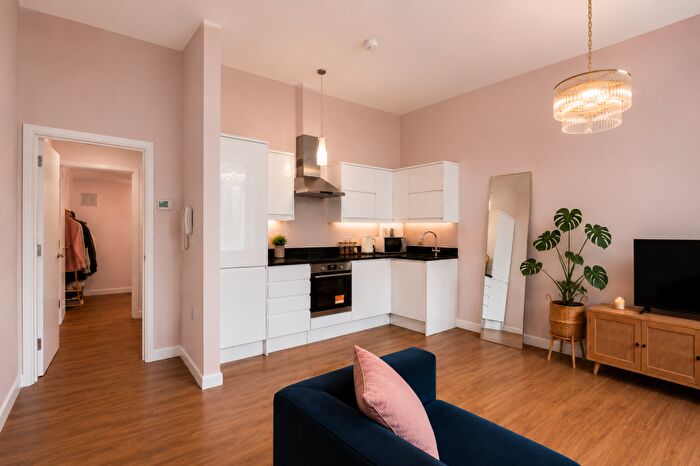 1 Bedroom Flat For Sale In The Crescent, Sidcup, DA14