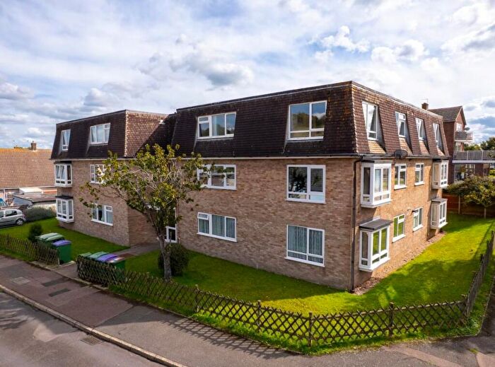 2 Bedroom Flat For Sale In Romney Way, Hythe, CT21