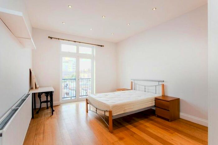 4 Bedroom Flat To Rent In Camden Road, Holloway, N7