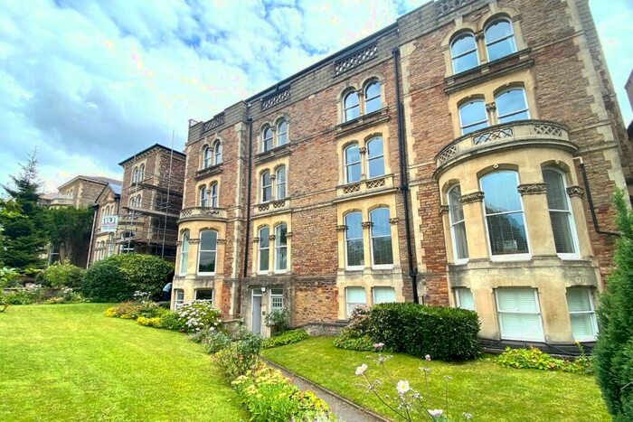 3 Bedroom Flat To Rent In Upper Belgrave Road, BS8