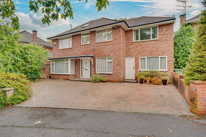 5 Bedroom Detached House For Sale In Doric Close, Scantabout, SO53
