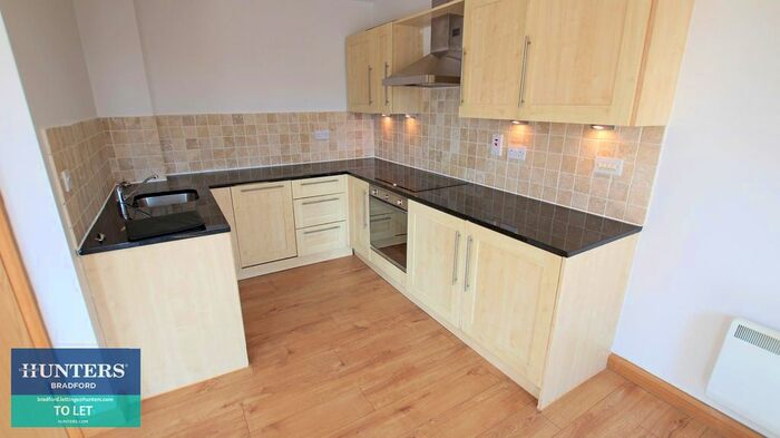 2 Bedroom Flat To Rent In Stonegate House, Stone Street, Bradford, BD1