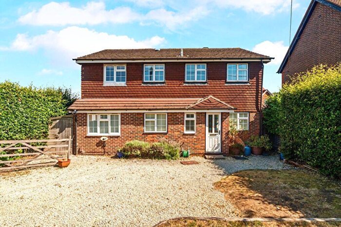 4 Bedroom Detached House To Rent In Rowan Tree Close, Liss, GU33