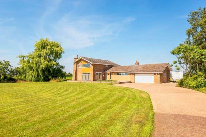 5 Bedroom Detached House For Sale In Bardney Road, Washingborough, Lincoln LN4