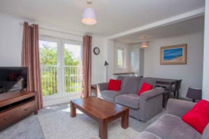 3 Bedroom Flat To Rent In Curle Street, Glasgow, G14