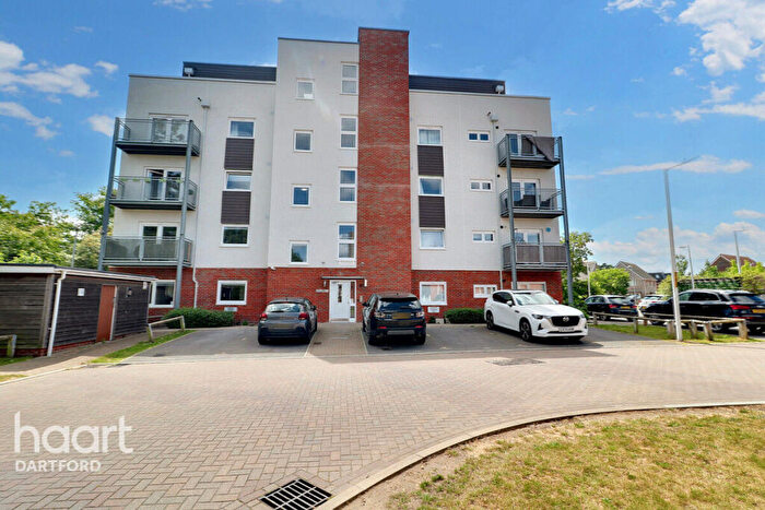 2 Bedroom Flat For Sale In Henslow Crescent, Dartford, DA1