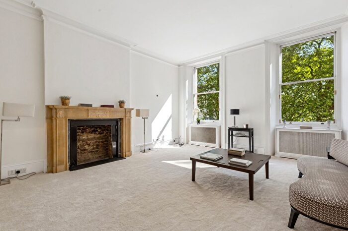 2 Bedroom Flat To Rent In Ennismore Gardens, London, SW7