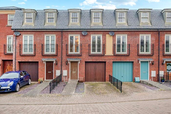 3 Bedroom Terraced House For Sale In Old Mill Close, Tiverton, Devon, EX16