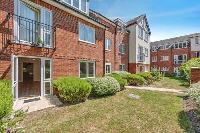 1 Bedroom Flat For Sale In Addington Road, South Croydon, CR2