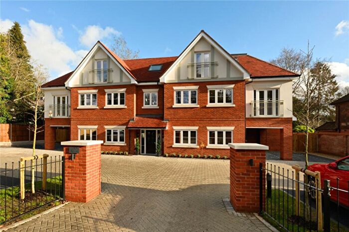 2 Bedroom Apartment For Sale In The Residence, Brooklands Road, Weybridge, KT13