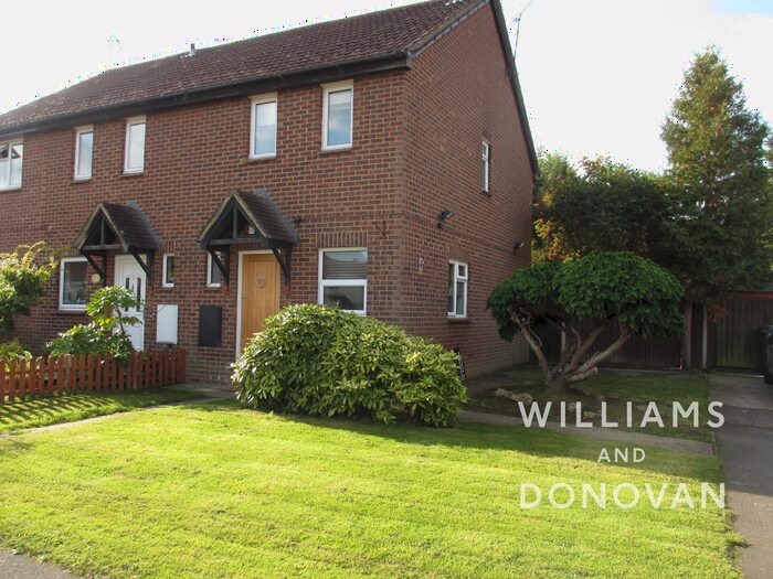 2 Bedroom Semi-Detached House To Rent In Romsey Close, Hockley, Essex, SS5