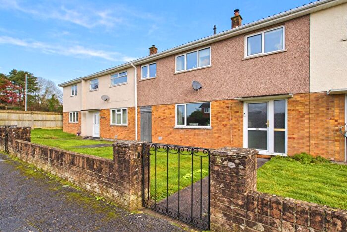 4 Bedroom Terraced House For Sale In Dewstow Road, Caldicot, Monmouthshire, NP26