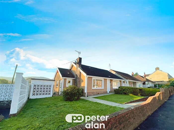 3 Bedroom Bungalow To Rent In Van Road, Caerphilly, CF83