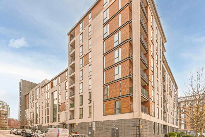 3 Bedroom Flat To Rent In Felix Court, Colindale, London, NW9