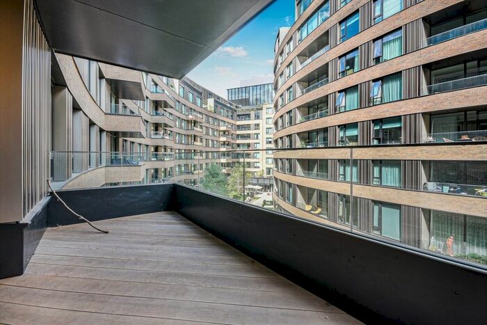 2 Bedroom Flat For Sale In Wood Crescent, London, W12