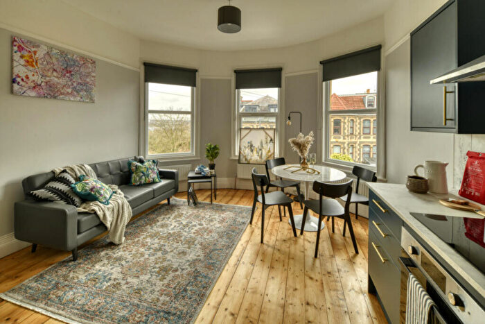 4 Bedroom Apartment To Rent In Chesterfield Road, Bristol, BS6