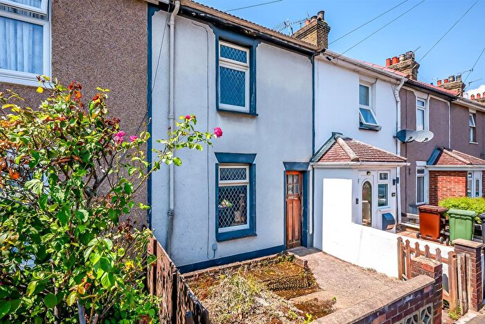 2 Bedroom Cottage For Sale In Church Road, Swanscombe, DA10