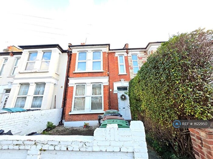 2 Bedroom Flat To Rent In Mount Pleasant Road, London, N17
