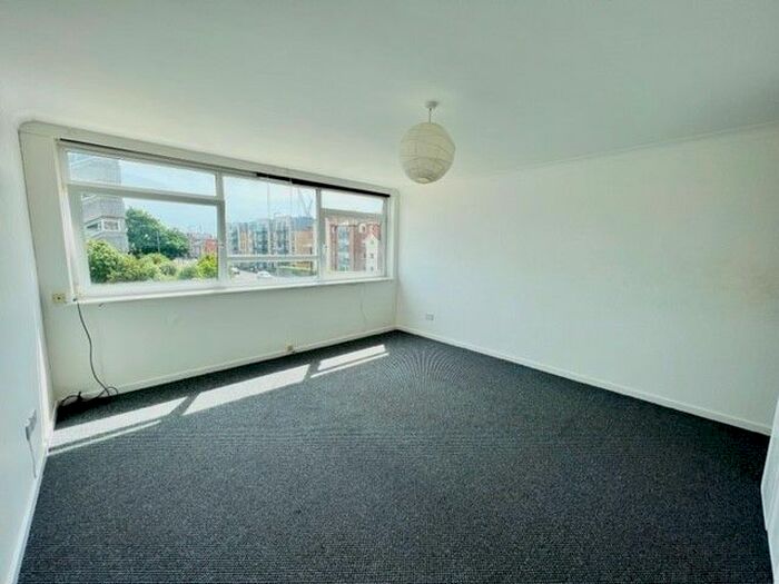 Studio To Rent In Upperton Road, Eastbourne, BN21