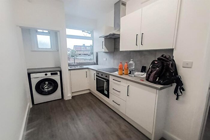 2 Bedroom Flat To Rent In Burnt Oak Broadway, Edgware, HA8