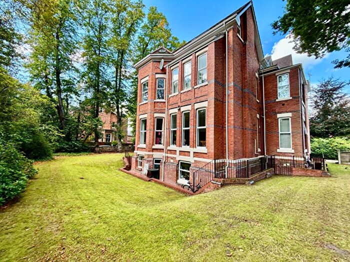 2 Bedroom Flat For Sale In Palatine Road, West Didsbury, M20