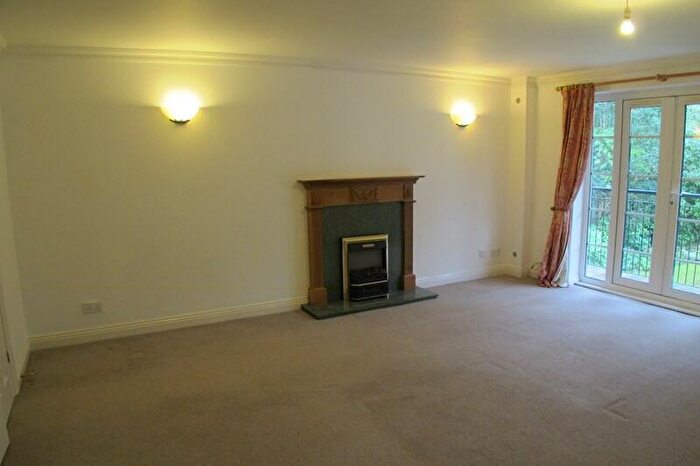 2 Bedroom Apartment To Rent In Arundel House, Northlands Road, Southampton, Hampshire, SO15