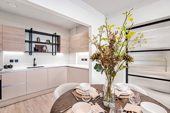 2 Bedroom Flat For Sale In Atelier Yard, Victoria Street, St Albans, AL1