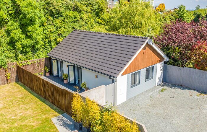 2 Bedroom Bungalow To Rent In Down Lane, Newport, PO30