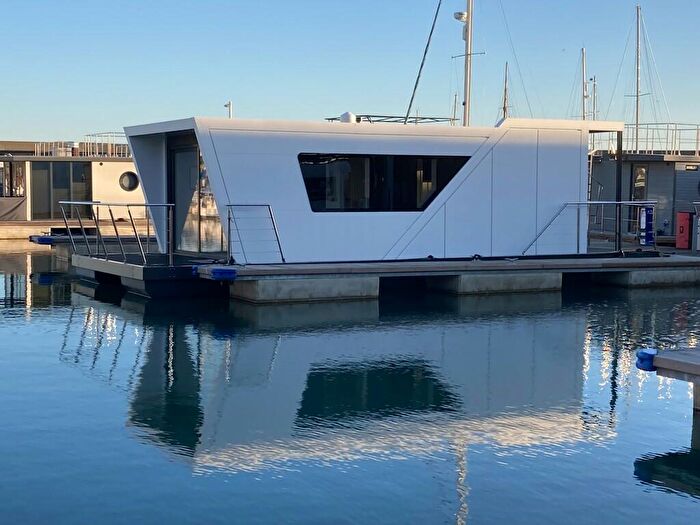 1 Bedroom House Boat For Sale In Liverpool Marina, Coburg Wharf, Liverpool, L3