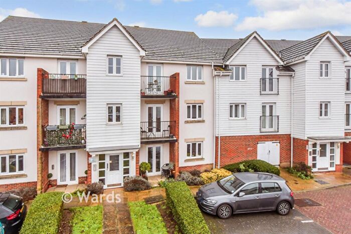 2 Bedroom Apartment For Sale In Sherwood Avenue, Larkfield, Aylesford, Kent, ME20