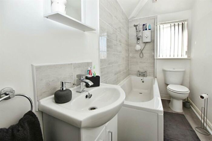 2 Bedroom Semi-Detached House For Sale In Belgrave Drive, Hull, HU4