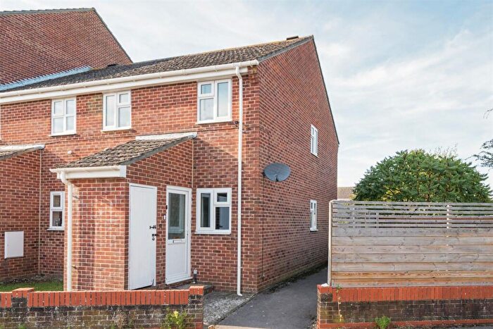 1 Bedroom Flat To Rent In Caernarvon Road, Chichester, PO19
