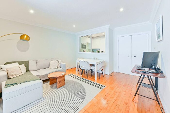 2 Bedroom Flat To Rent In Plantation Wharf, Battersea, London, SW11