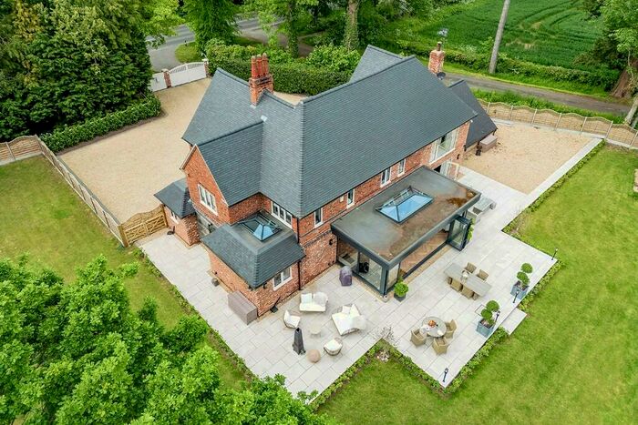 4 Bedroom Detached House For Sale In Stratford Road, Henley-In-Arden, Warwickshire, B95