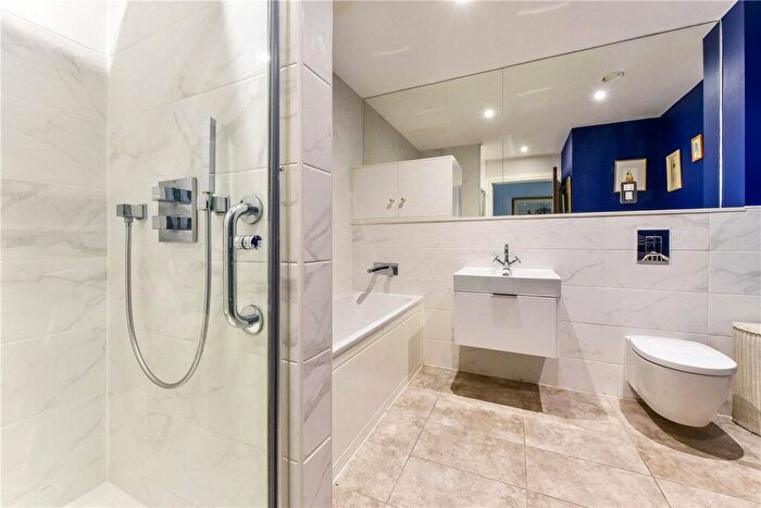 2 Bedroom Apartment To Rent In Farnham Road, Liss, Hampshire, GU33