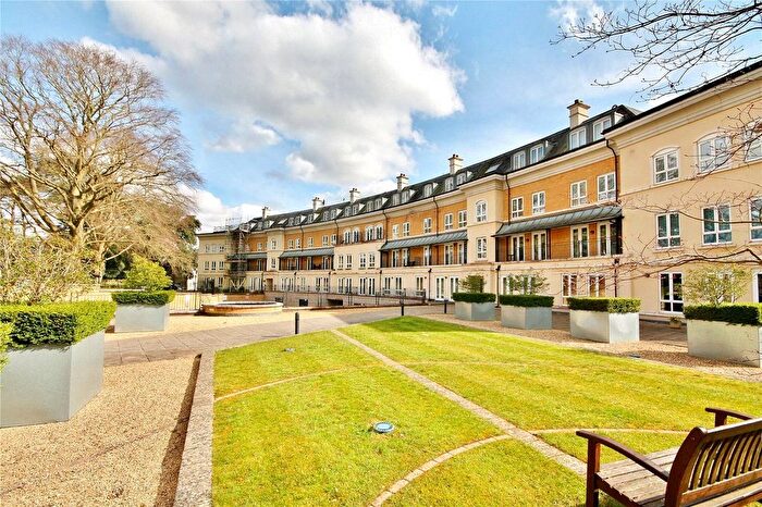 2 Bedroom Flat To Rent In Heathside Crescent, Woking, Surrey, GU22