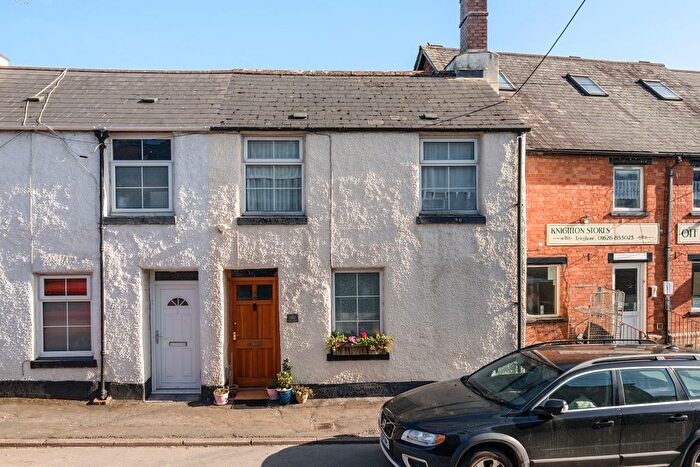 2 Bedroom Cottage For Sale In Chudleigh, Devon, TQ13