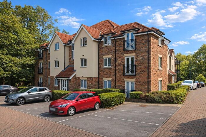 2 Bedroom Flat For Sale In Roland House, Harris Place, Maidstone, ME15