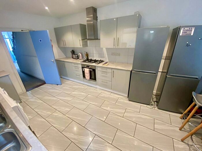 6 Bedroom Property To Rent In Rhyddings Terrace, Brynmill, Swansea, SA2