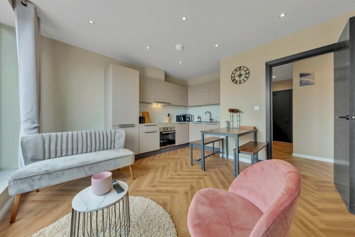 2 Bedroom Flat To Rent In Canberra Road, London, W13