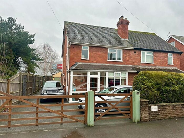 3 Bedroom Semi Detached House For Sale In Holmer Road, Hereford, HR4